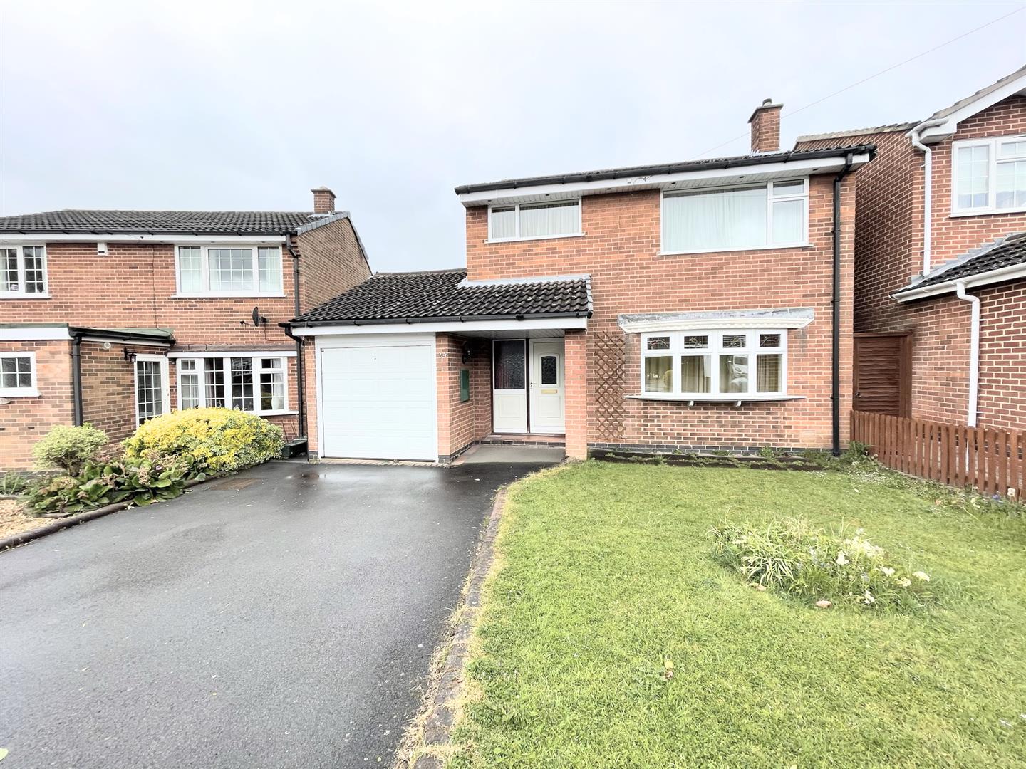 3 Bedroom Property For Sale in Swadlincote, Shelley Road £200,000